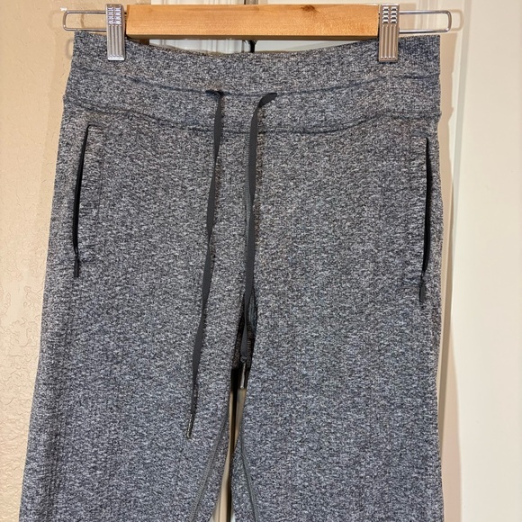 Lululemon Engineered Warmth Jogger Merino Wool Size 4 - Picture 4 of 16